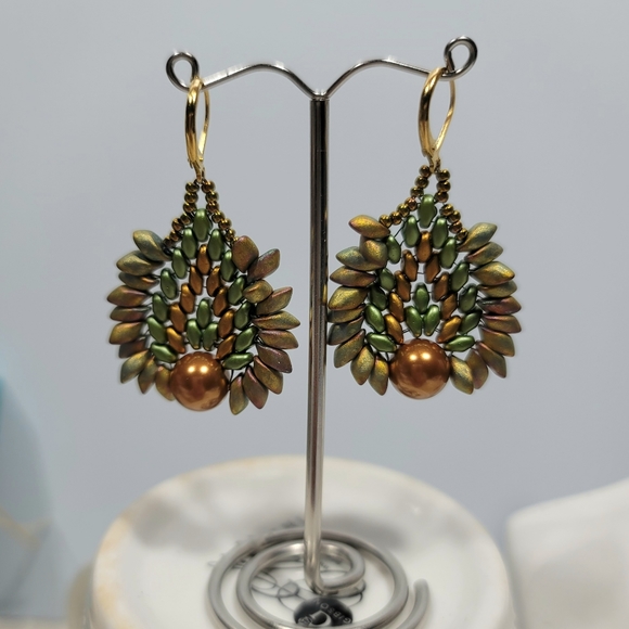 Hand Beaded Jewelry earring/Necklace Set - Picture 5 of 8